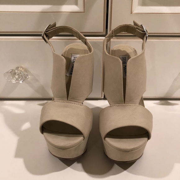 Steve Madden Tan Wedges. Brand New. - Picture 1 of 4